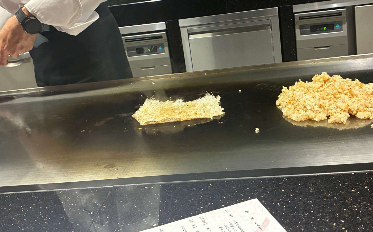 ガーリックライスを作っているところ